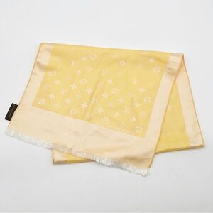 LOUIS VUITTON
Gold Monogram Silk Capri Scarf